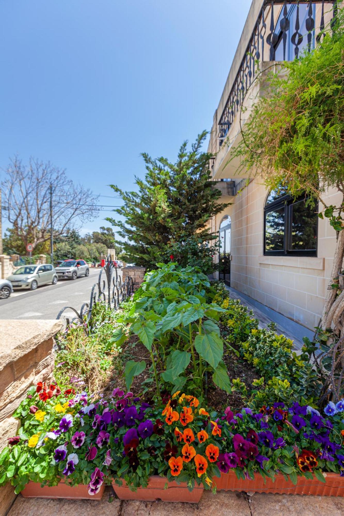 Modern & Lovely Studio - Prime Location Saint Julian's 외부 사진